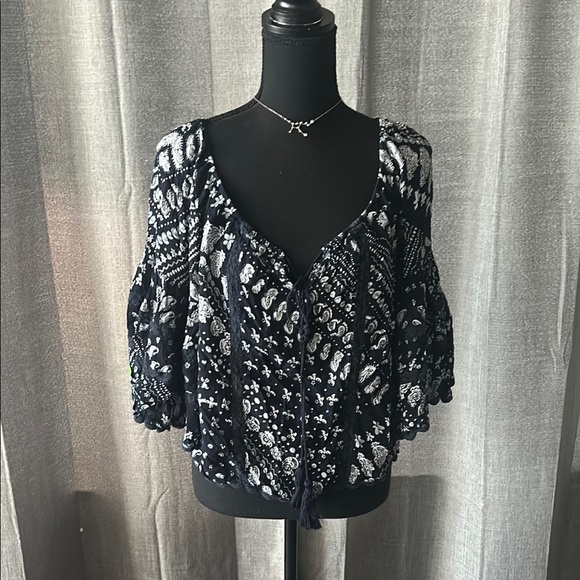 Patrons of Peace Black and White Tie Front Crop Blouse - Picture 1 of 5